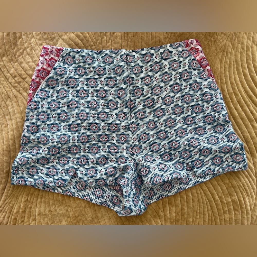 TopShop Geometric Shorts Women’s size 4 US